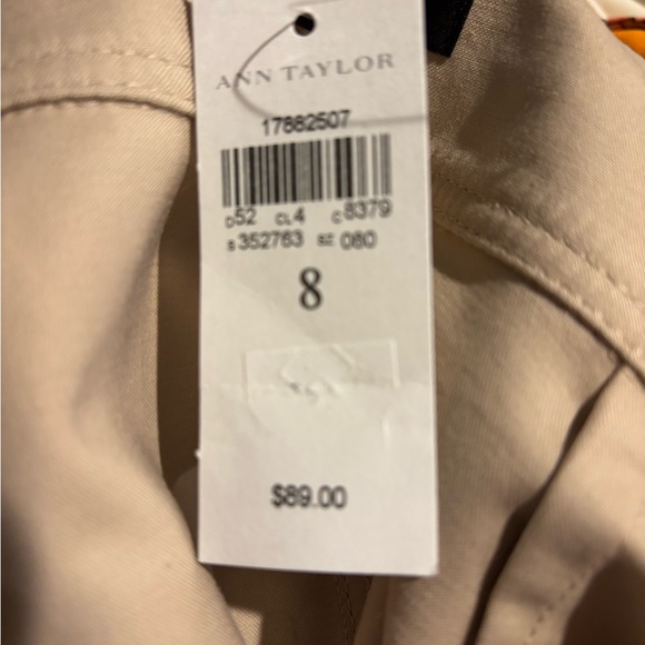 NWT Ann Taylor above knee Beige Zipper Front Women's Skirt snap front pockets - Picture 4 of 4